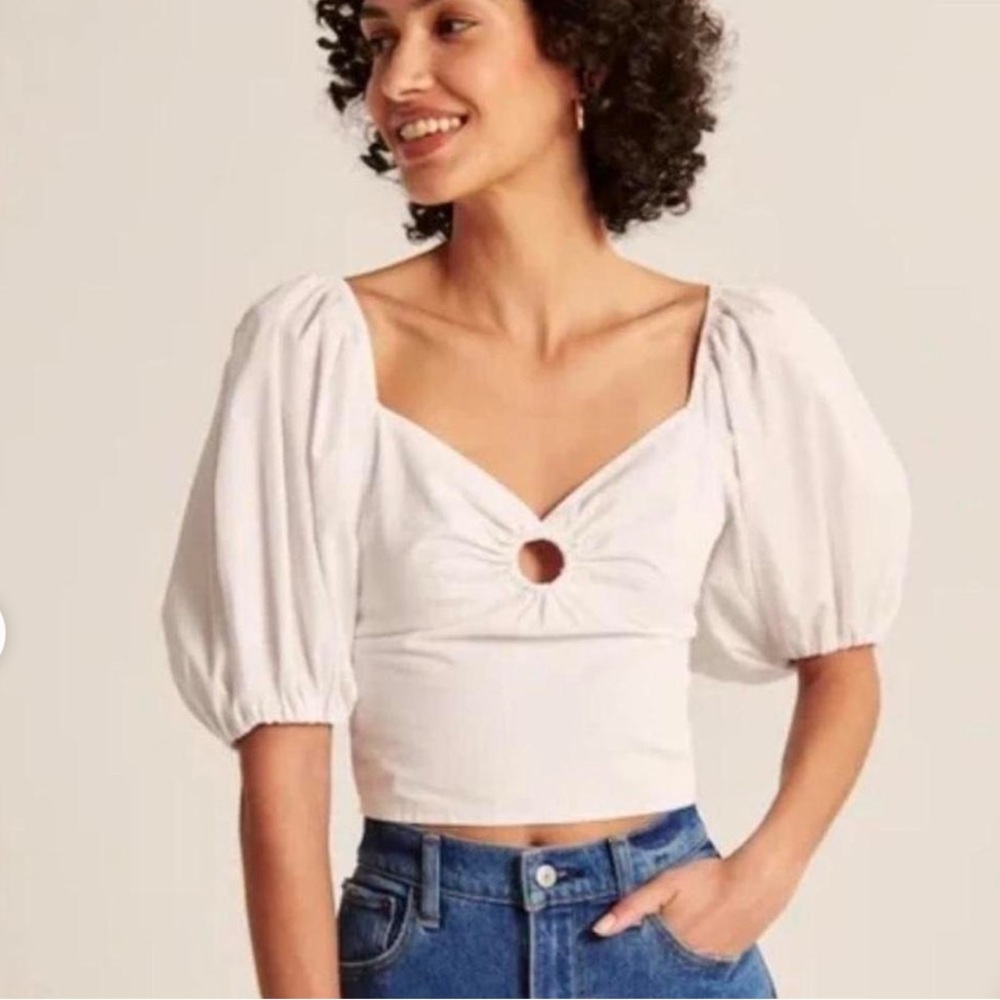 Abercrombie & Fitch Poplin O-Ring top with Front Keyhole size S